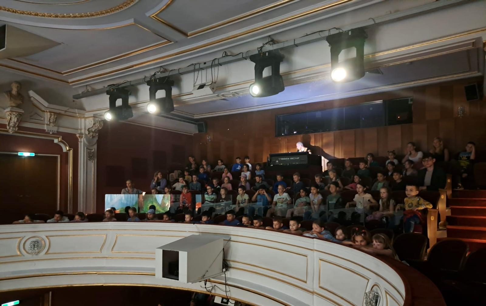 Read more about the article Theater „Alice im Wunderland“